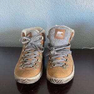 Sorel Out and About winter boots - worn once.